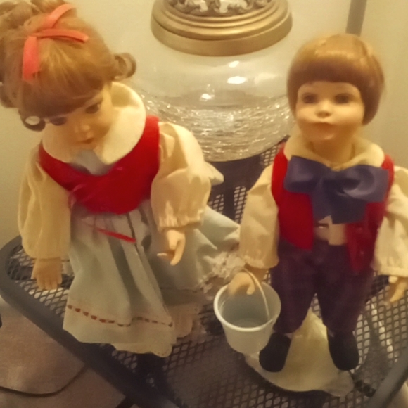 Vintage porcelain dolls - Picture 1 of 5